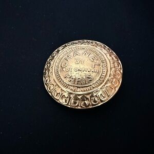 CHANEL 18K Vintage Gold-Toned 31 Rue Cambon Brooch